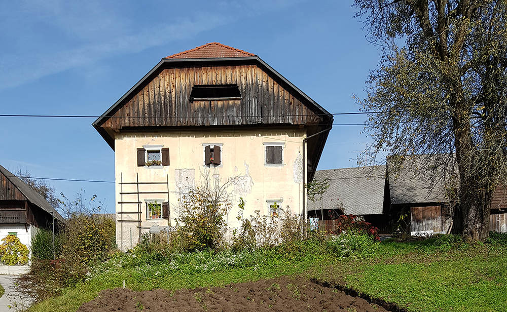 zveni-po-praznikih-sodarjeva-domacija